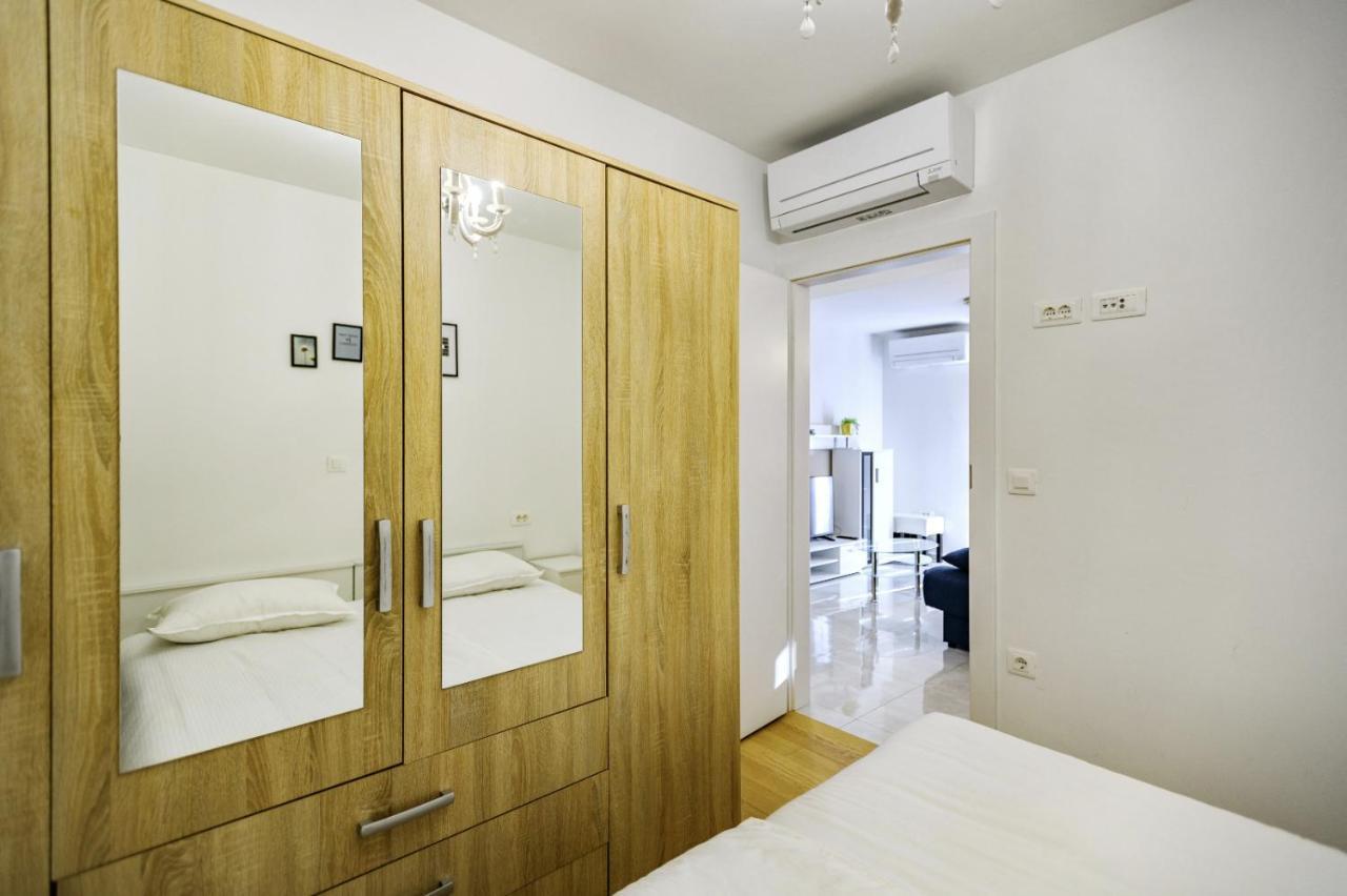 Holiday Apartment Zadar - With Summer Balcony And Parking Exterior photo