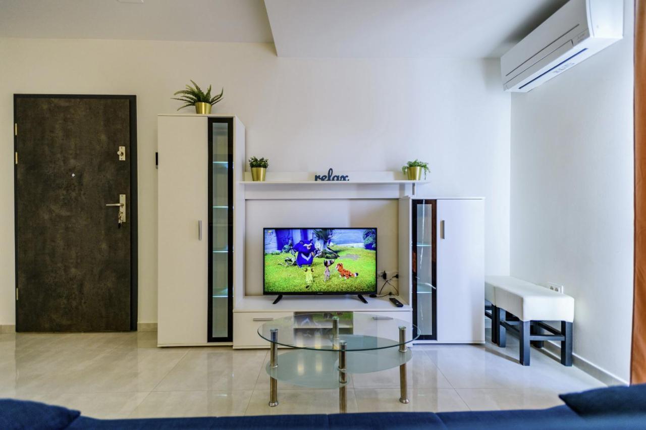 Holiday Apartment Zadar - With Summer Balcony And Parking Exterior photo