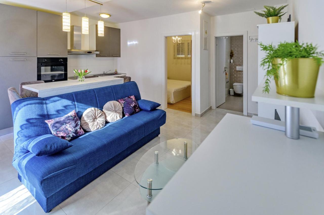 Holiday Apartment Zadar - With Summer Balcony And Parking Exterior photo