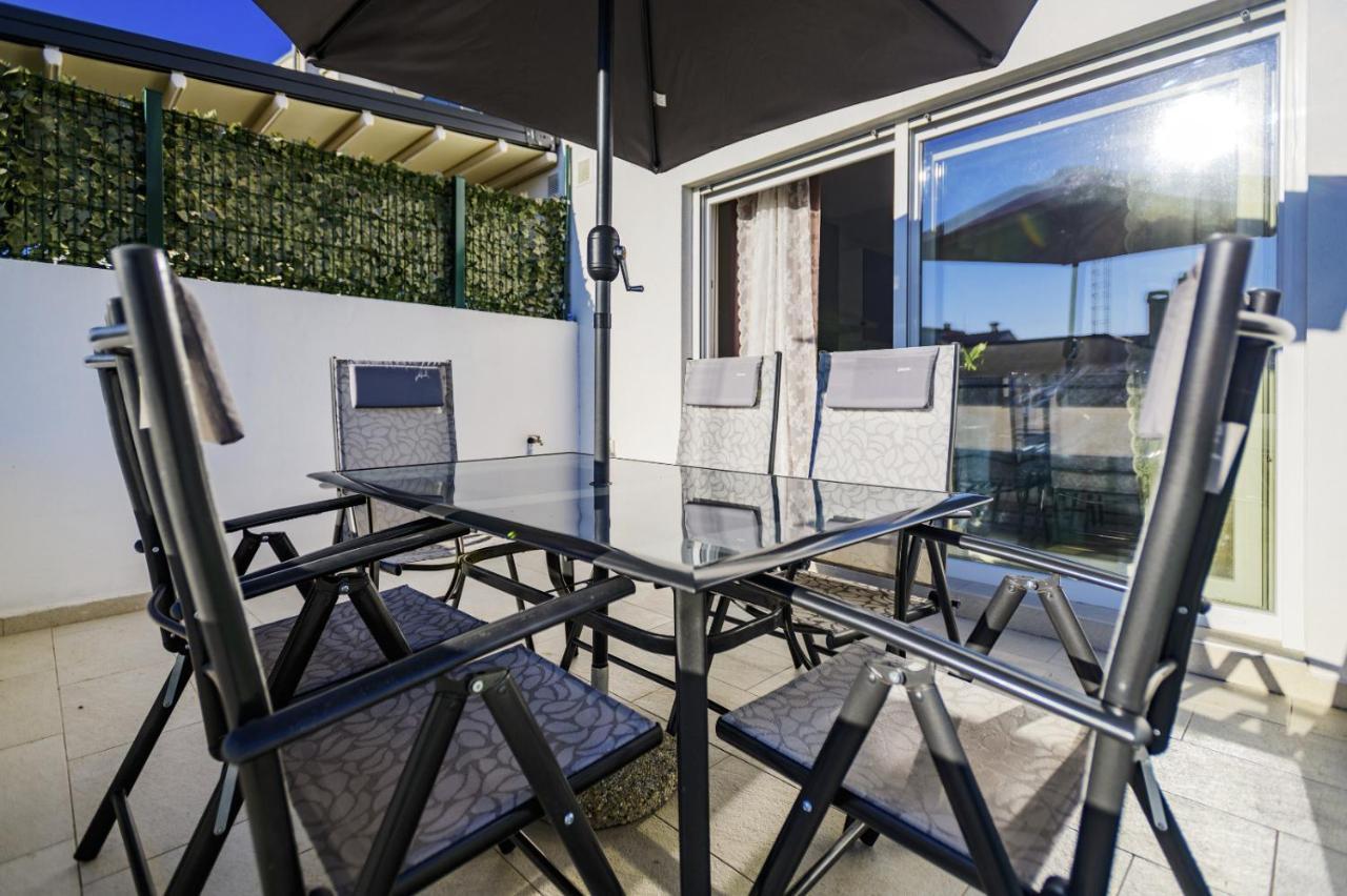 Holiday Apartment Zadar - With Summer Balcony And Parking Exterior photo
