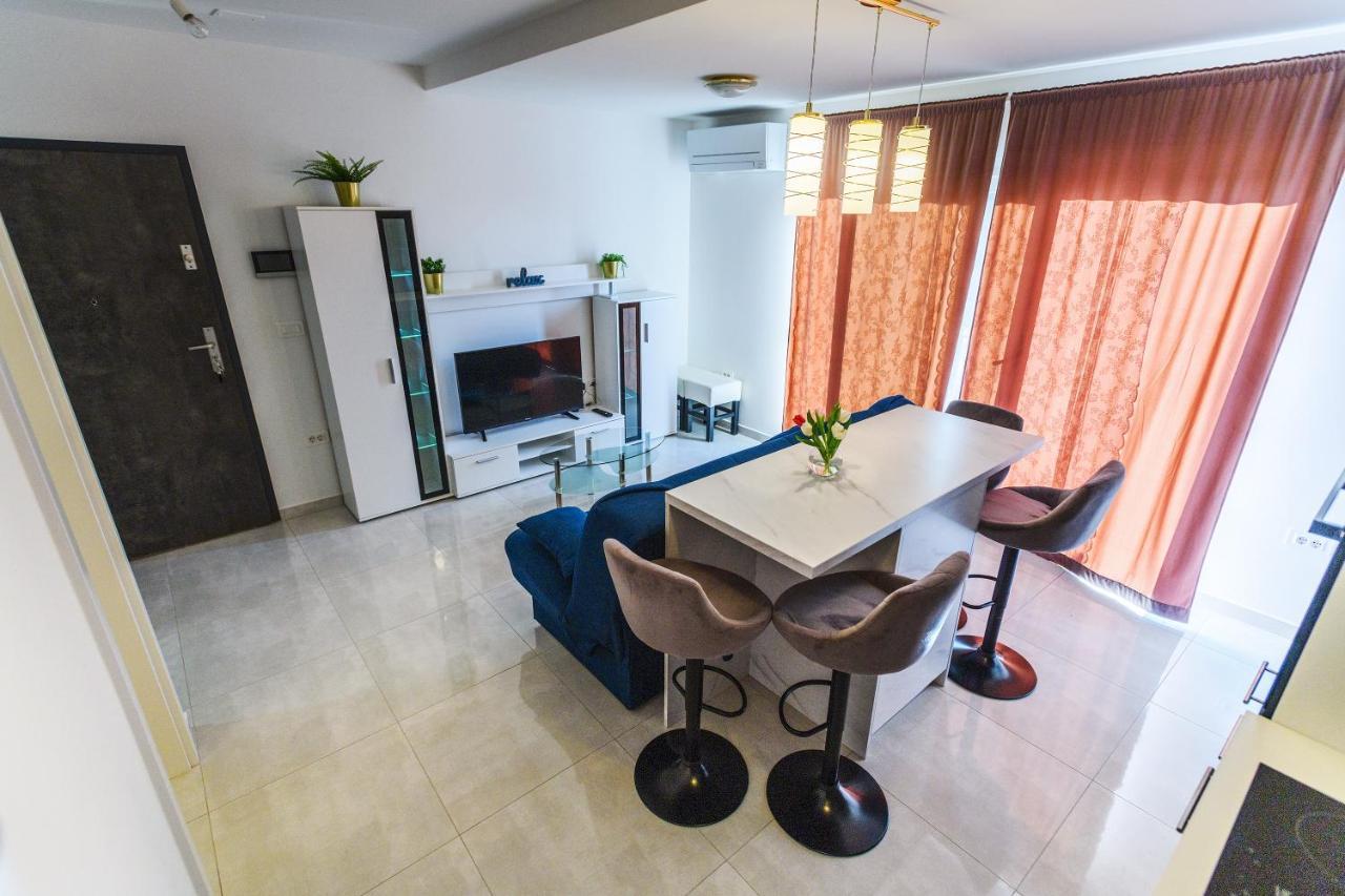 Holiday Apartment Zadar - With Summer Balcony And Parking Exterior photo