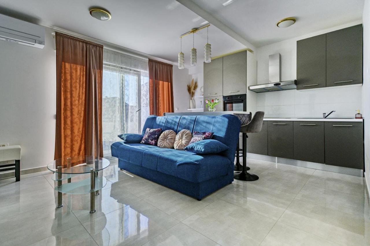 Holiday Apartment Zadar - With Summer Balcony And Parking Exterior photo